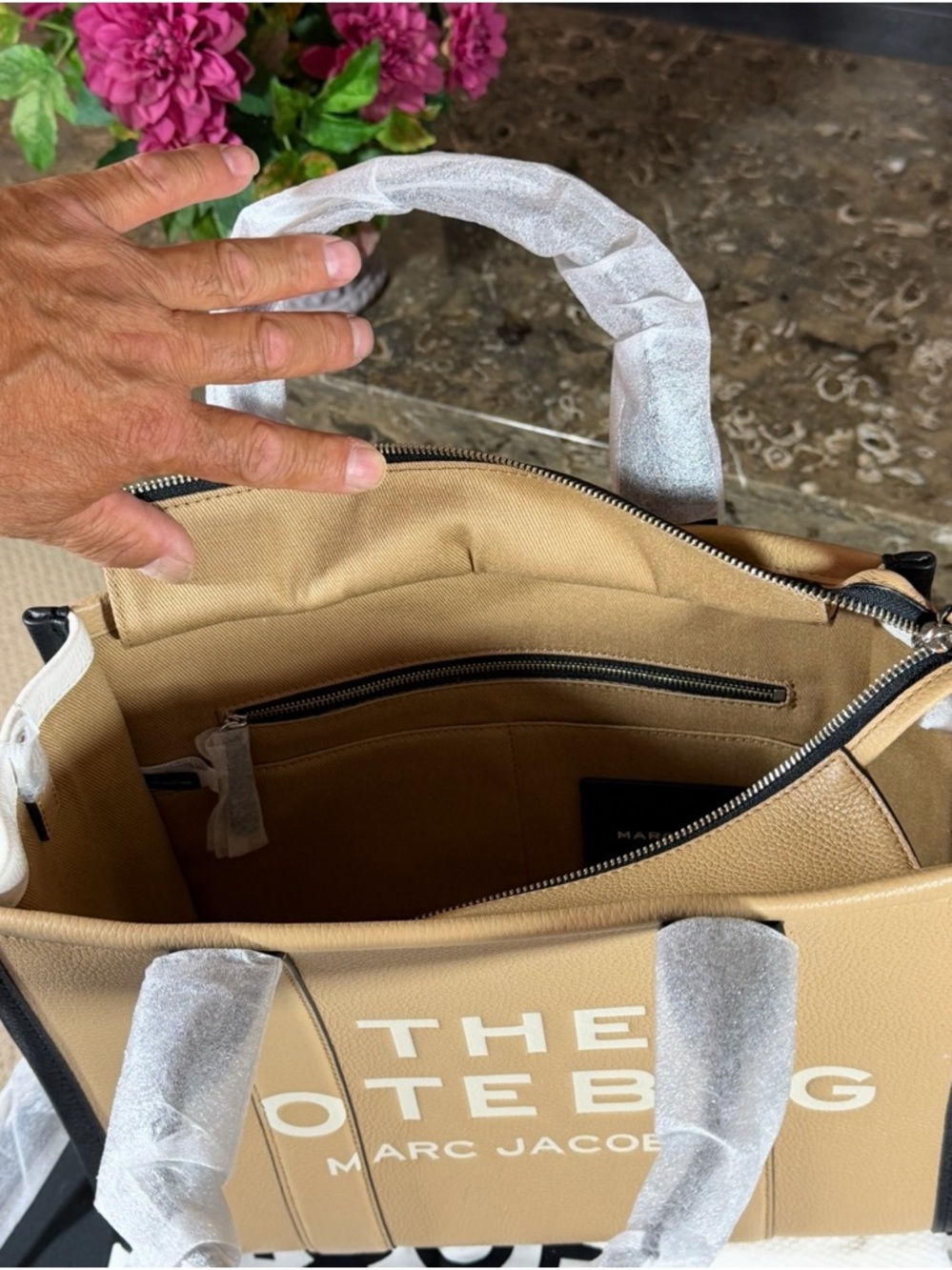LEATHER Tan and Black 'The Tote Bag' Logo Tote crossbody strap dust cover - Picture 5 of 10
